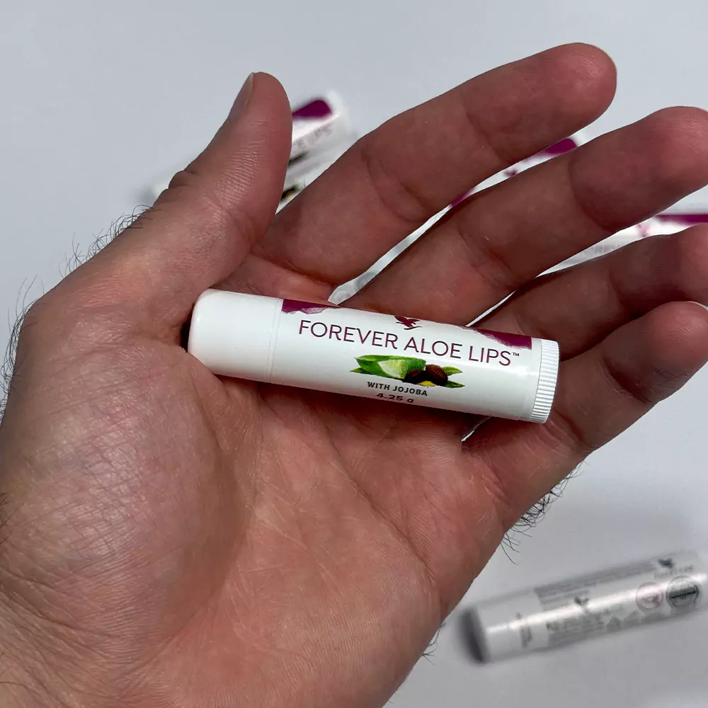 بالم لب فوراور حاوی عصاره آلوئه ورا Aloe Lips وزن 4 گرم عکس محصول